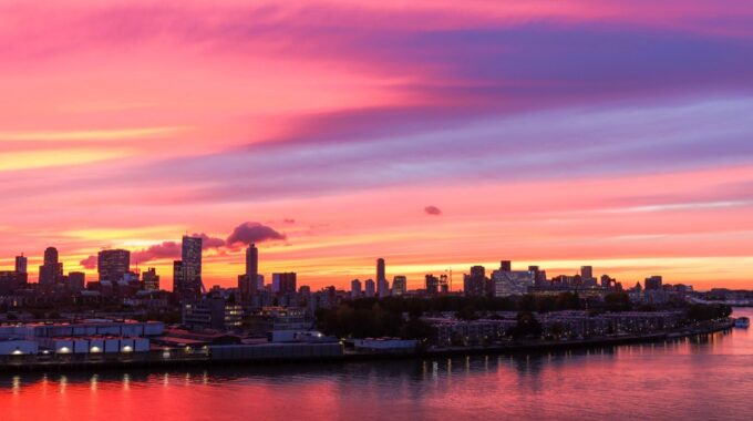 roze zonsondergang Rotterdam