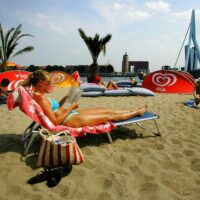 strand aan de maas