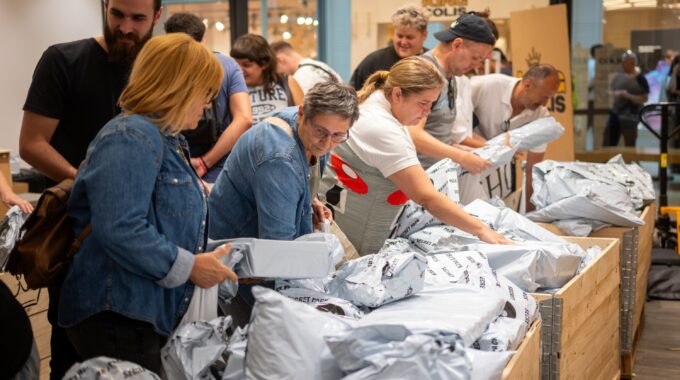King Colis verloren pakketten pop-up winkelcentrum Alexandrium Rotterdam indebuurt foto