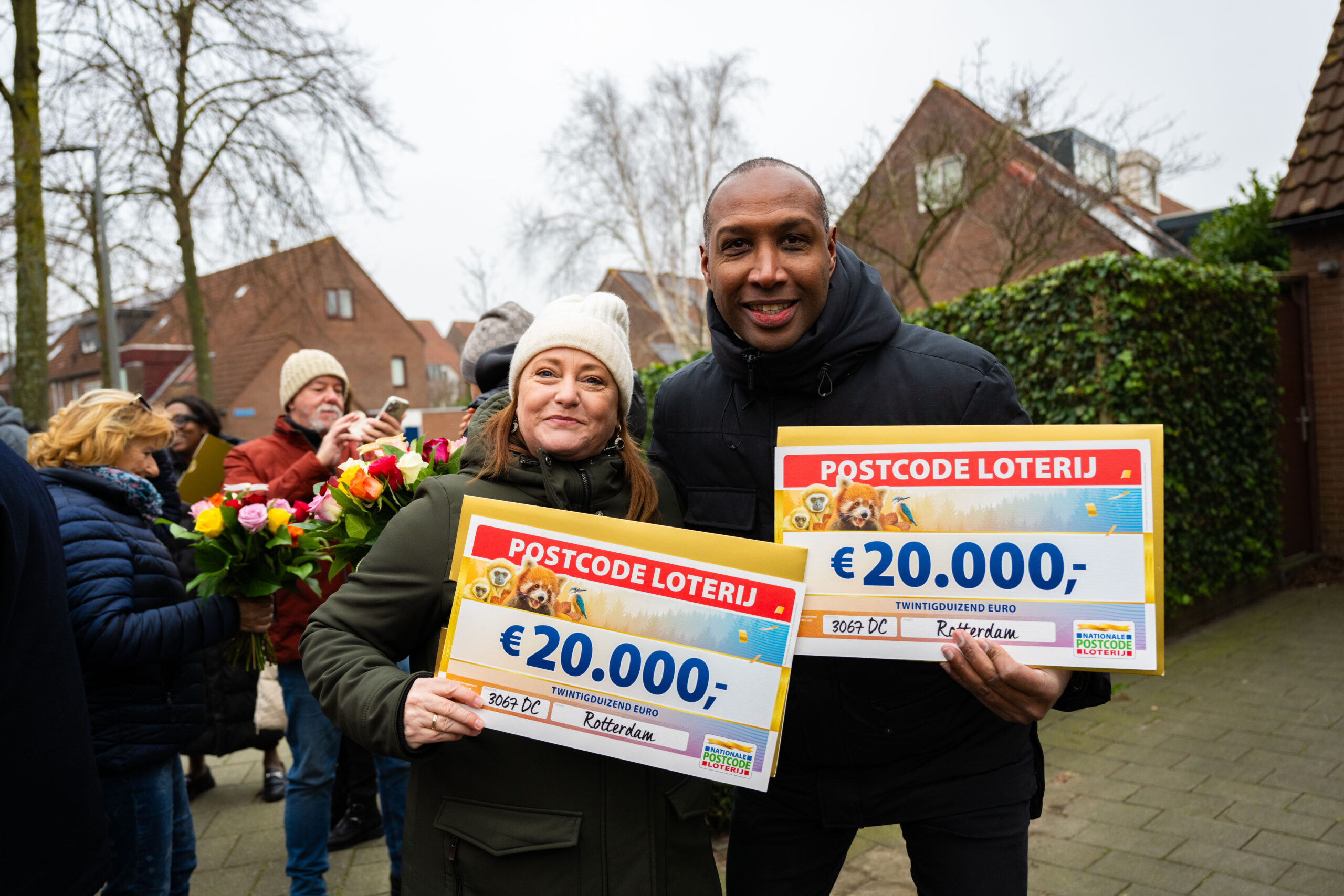 Hoppa! 38 Rotterdammers verdelen 1 miljoen euro van de Postcode Loterij