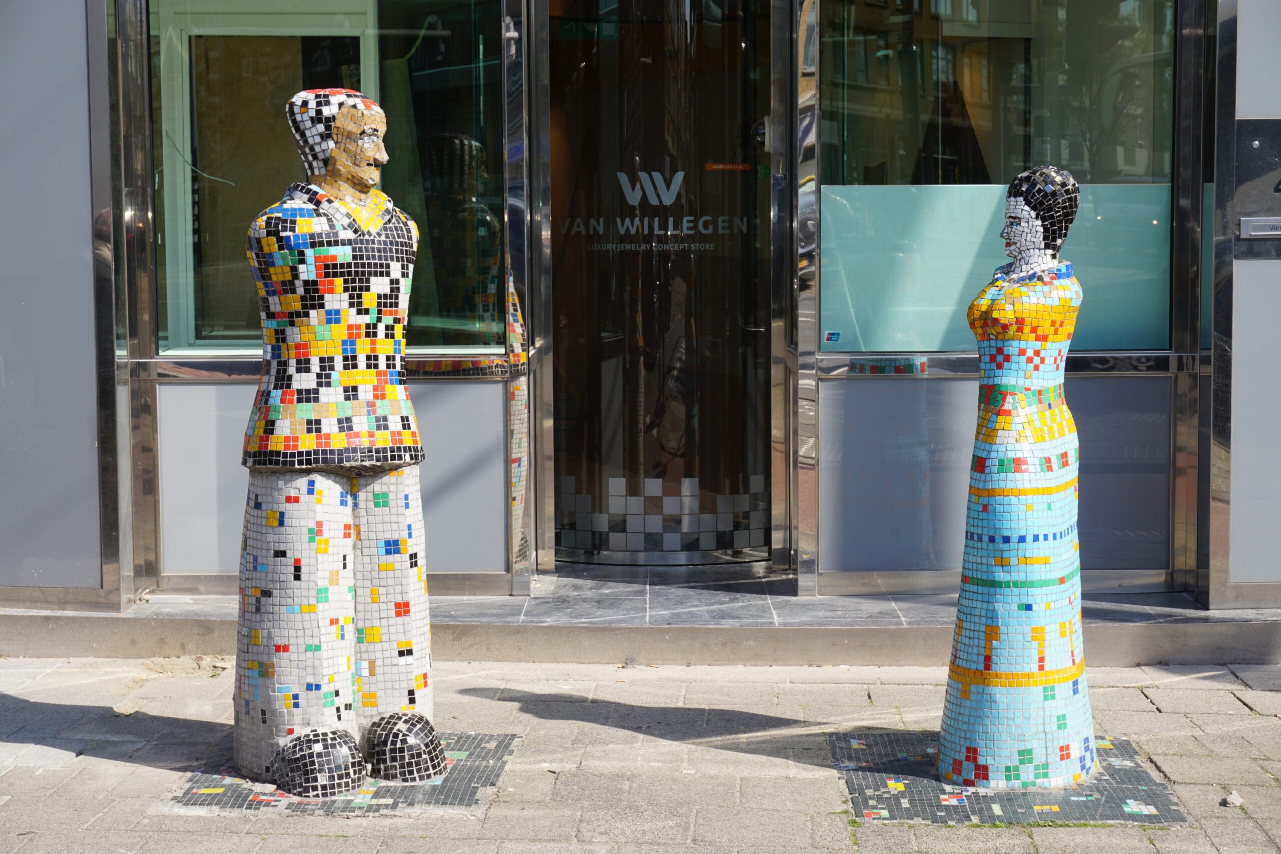 Hierom staan Jut en Jul op de hoek van de Schiekade