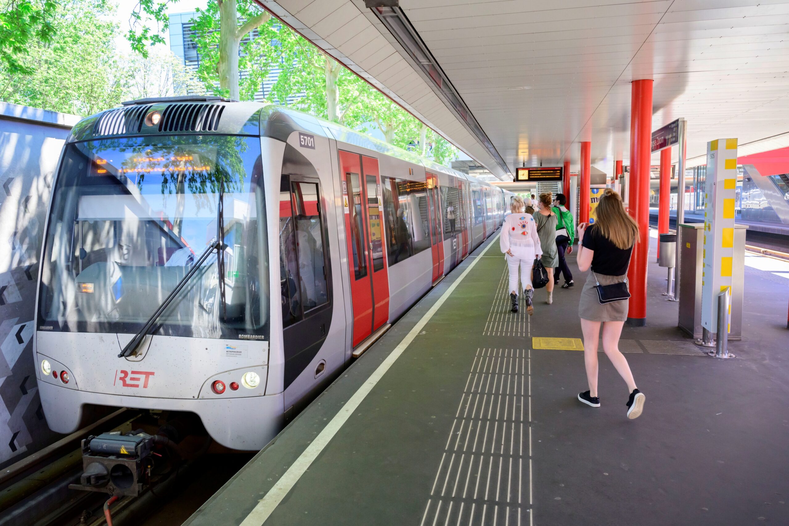 Veranderingen bij RET in 2030: nieuwe metro’s van 2 keer zo lang
