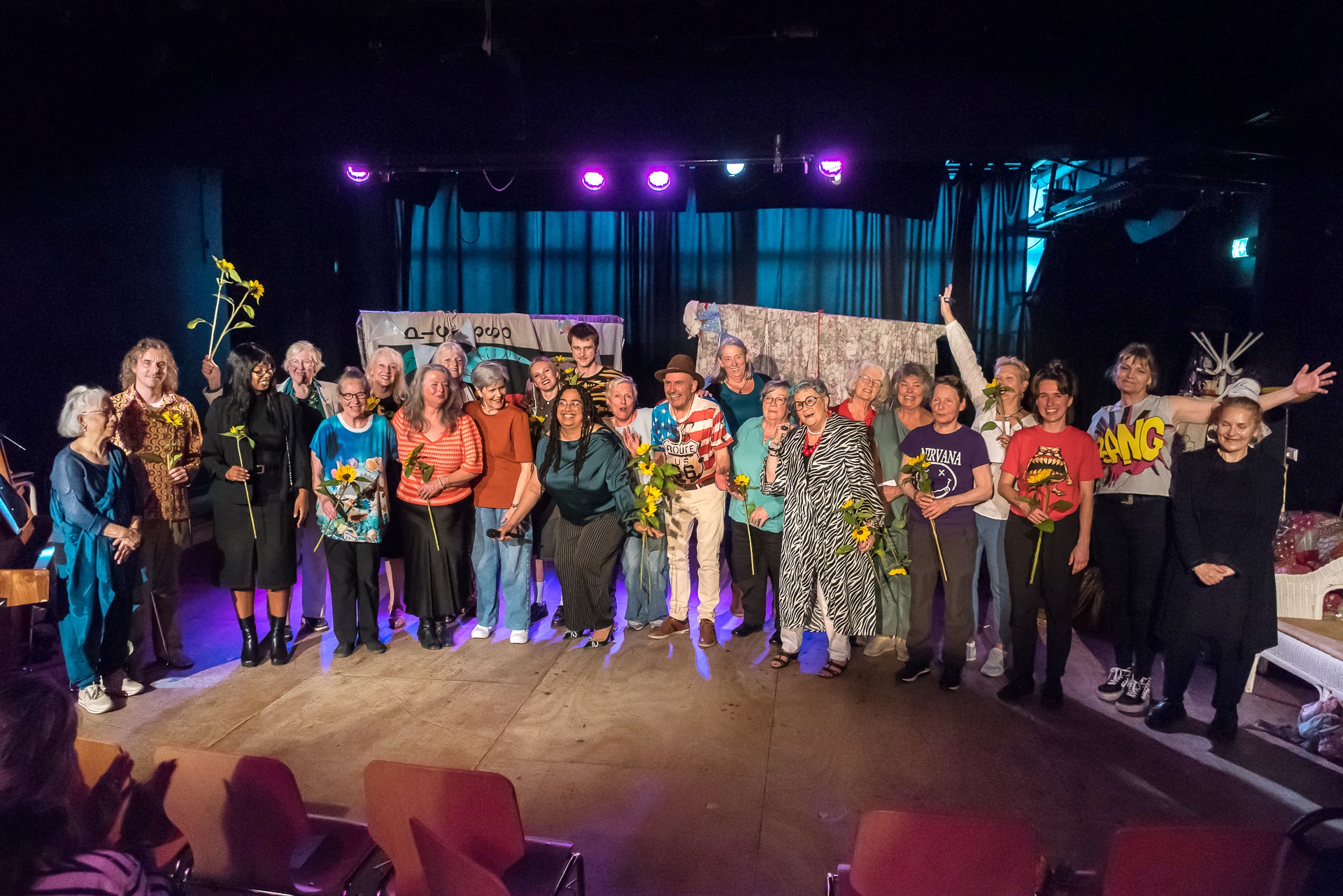 Wat nou plankenkoorts? Deze ‘Ouwe Rotten’ stelen de show met hun theatervoorstellingen