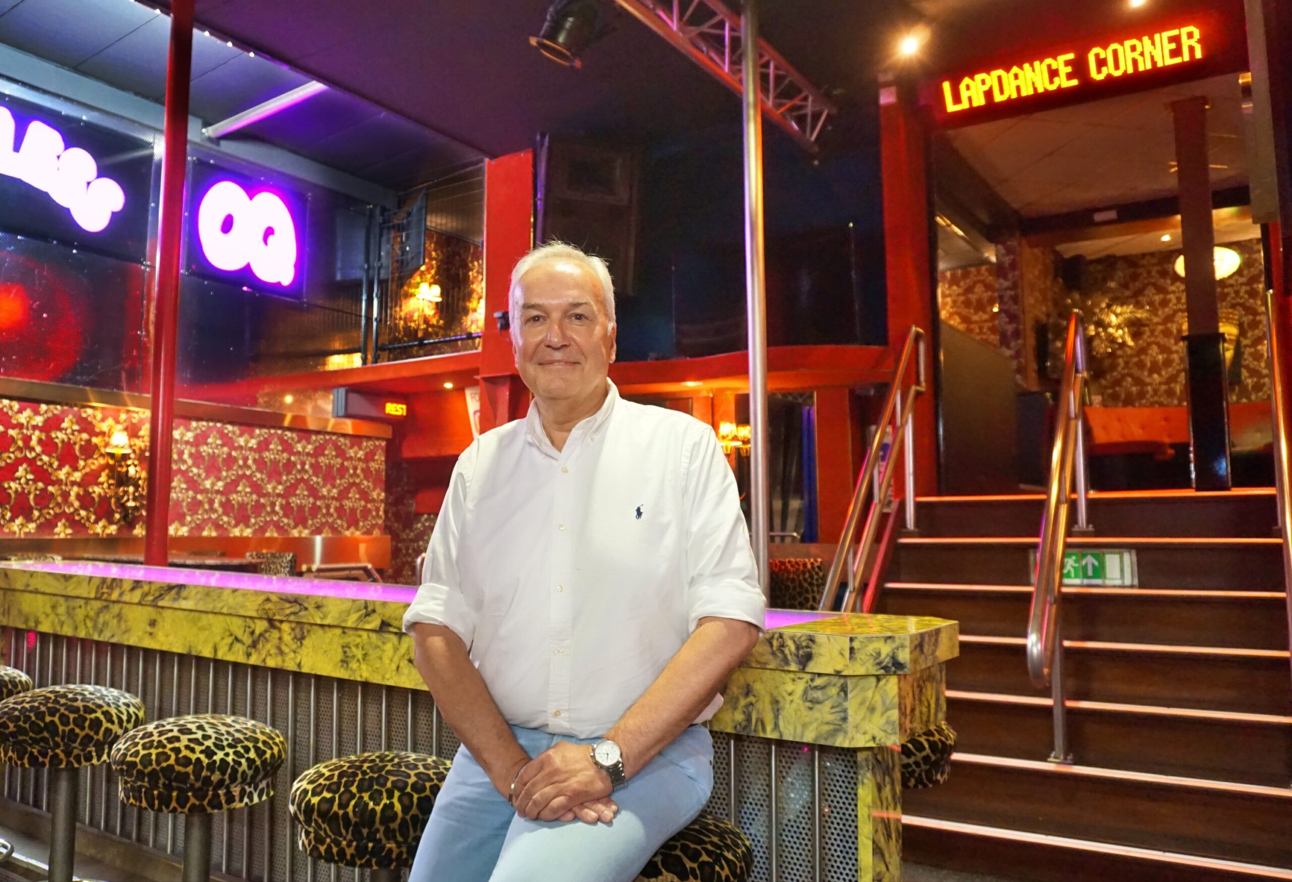Rien werkt bijna 30 jaar in stripclub OQ: ‘Het is hier zo gezellig’