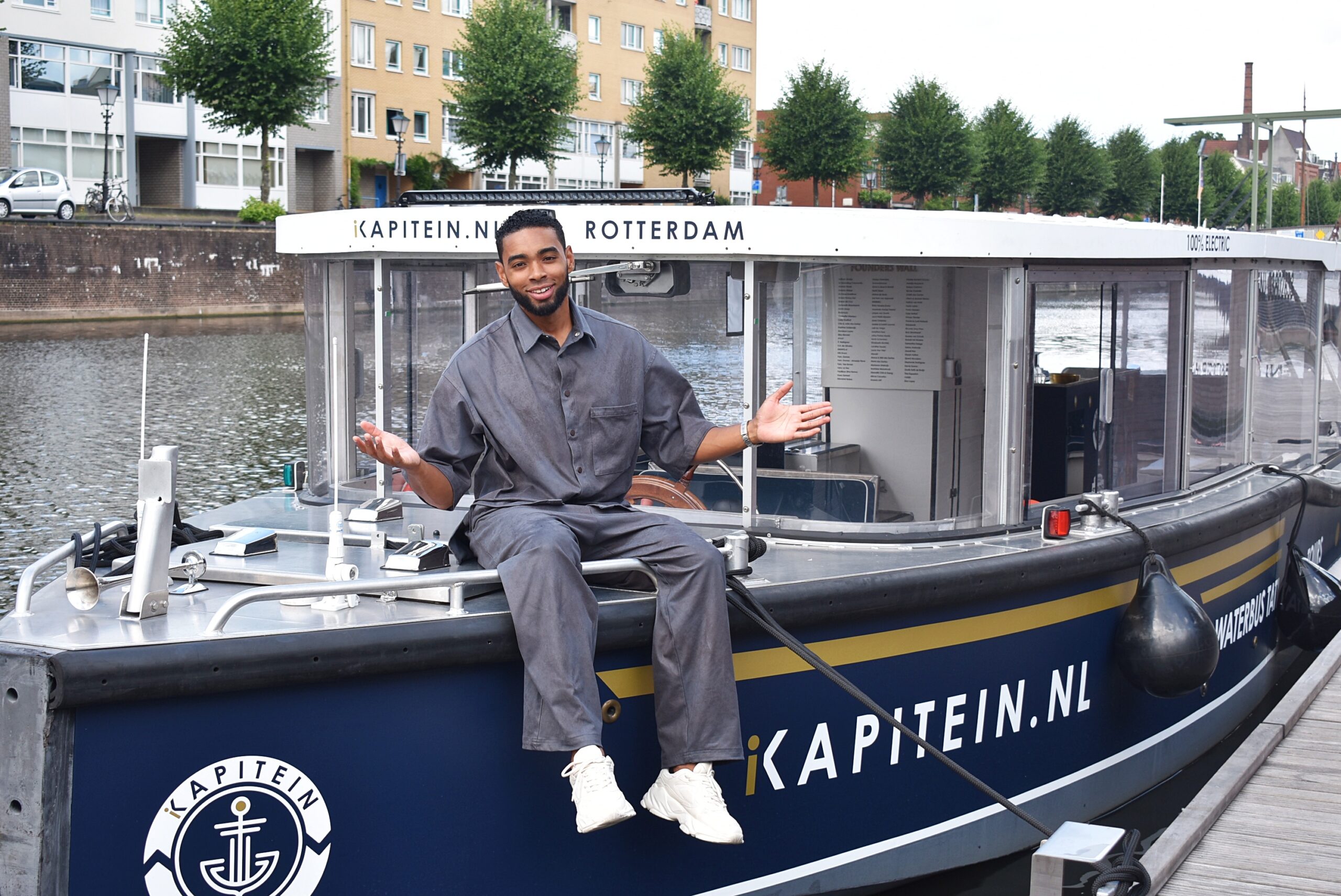 Wesley (34) verhuurt boten in Delfshaven: ‘Aan toeristen en de burgemeester’