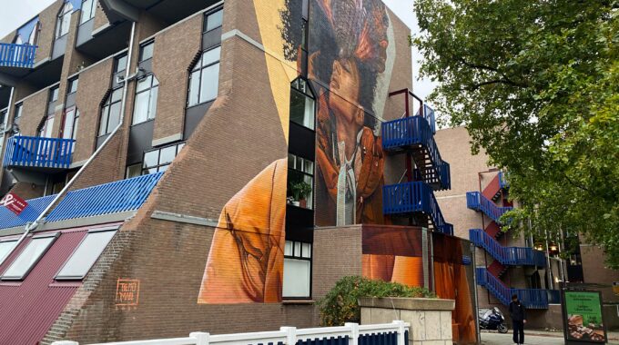 Lady Jacob muurschildering streetart Rotterdam centrum indebuurt foto
