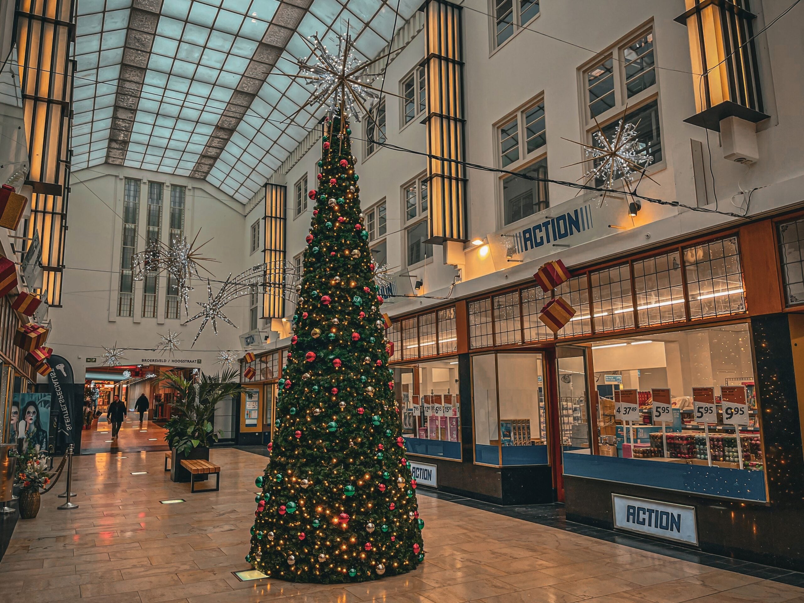 Kerstcadeautjes inslaan! Dit zijn de koopzondagen in december in de Passage Schiedam