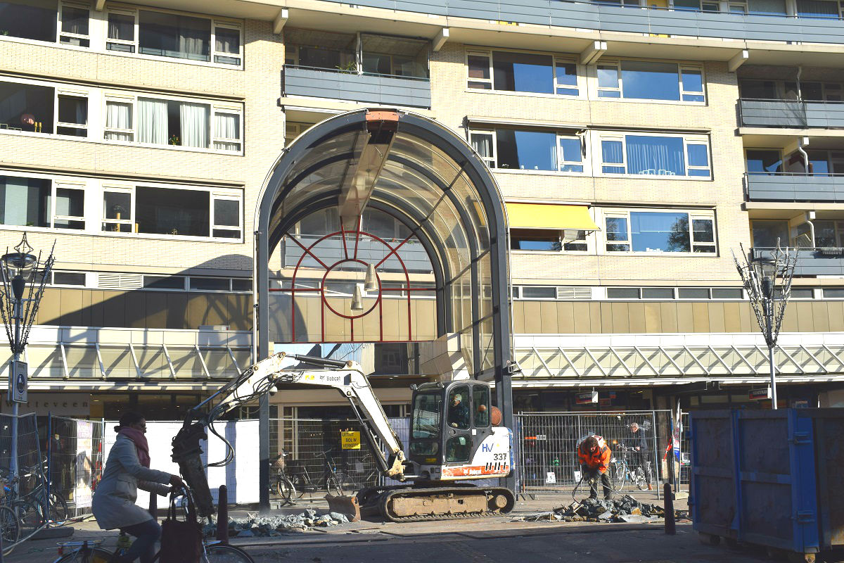 Emmapassage kortere entreeoverkapping Tilburg