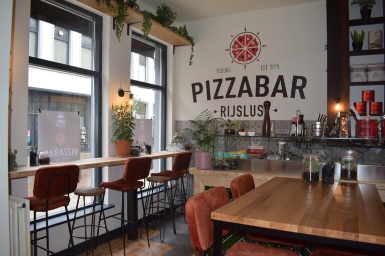 Foto's! Pizzabar Rijslust is bijna open en zo ziet het eruit