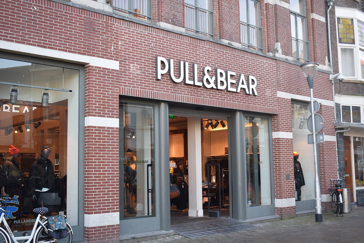 PULL & BEAR