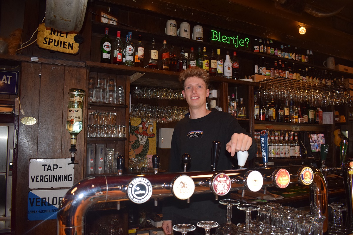 Barman David Café Stoffel