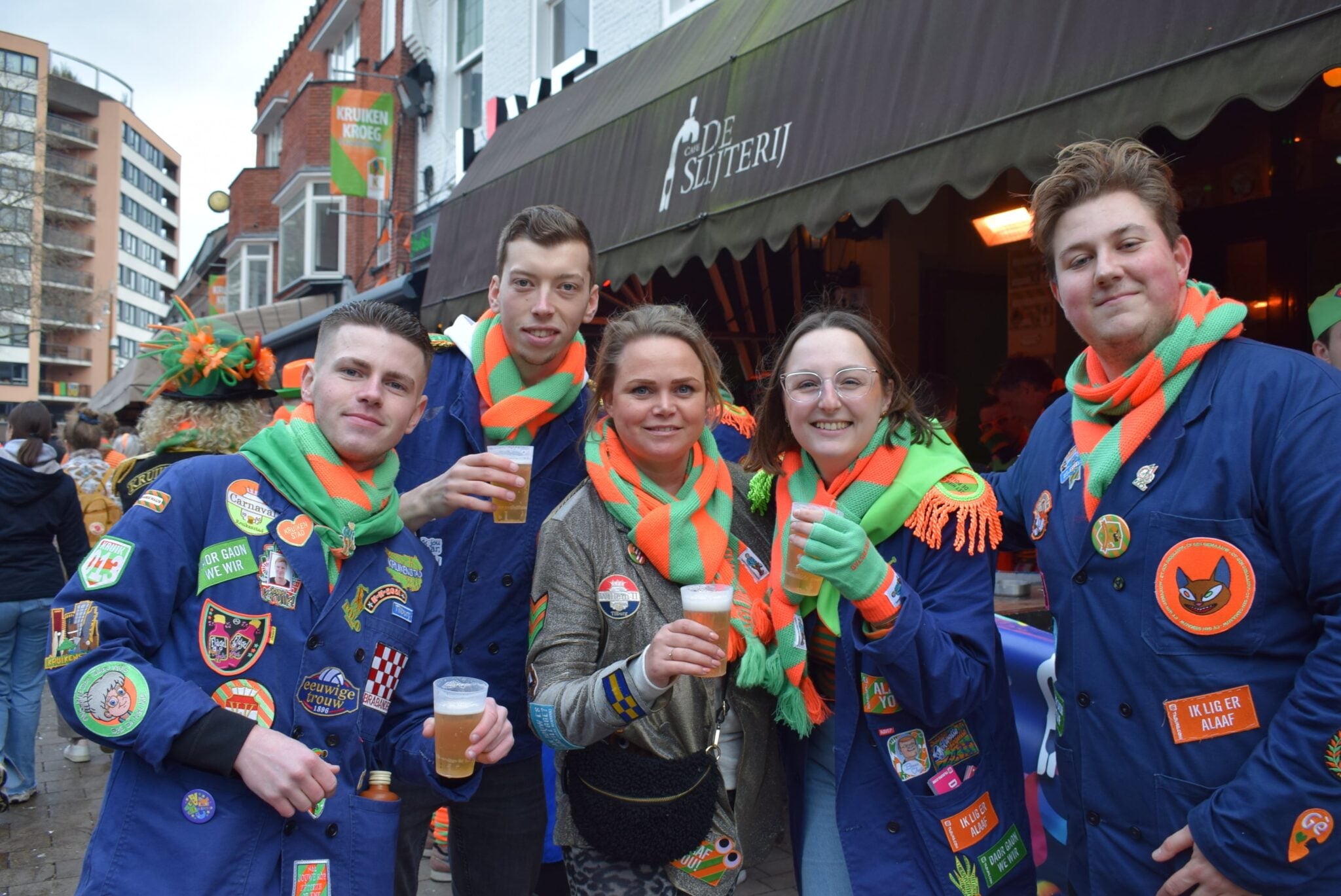 Dag papieren das! Dit verandert aan de Kroegendwèèltocht tijdens carnaval in Kruikenstad