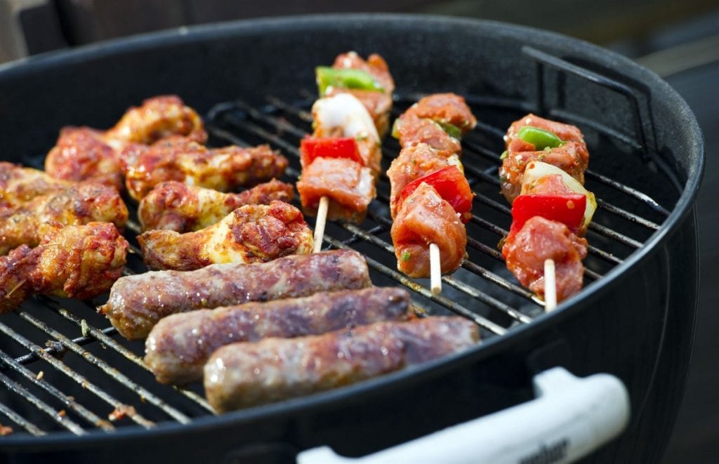 Yes, lekker weer betekent barbecueën in het park! Mag dat wel