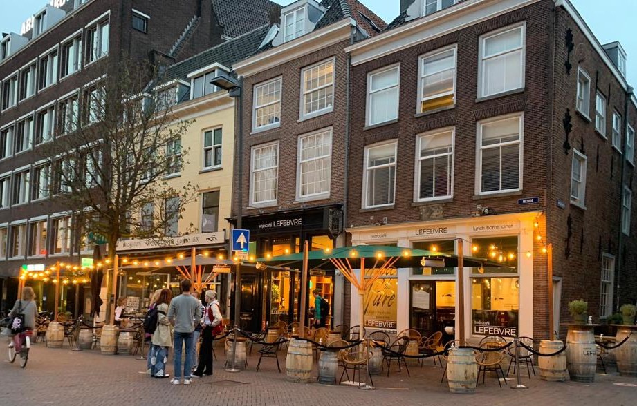 Wijncafé Lefebvre indebuurt Utrecht