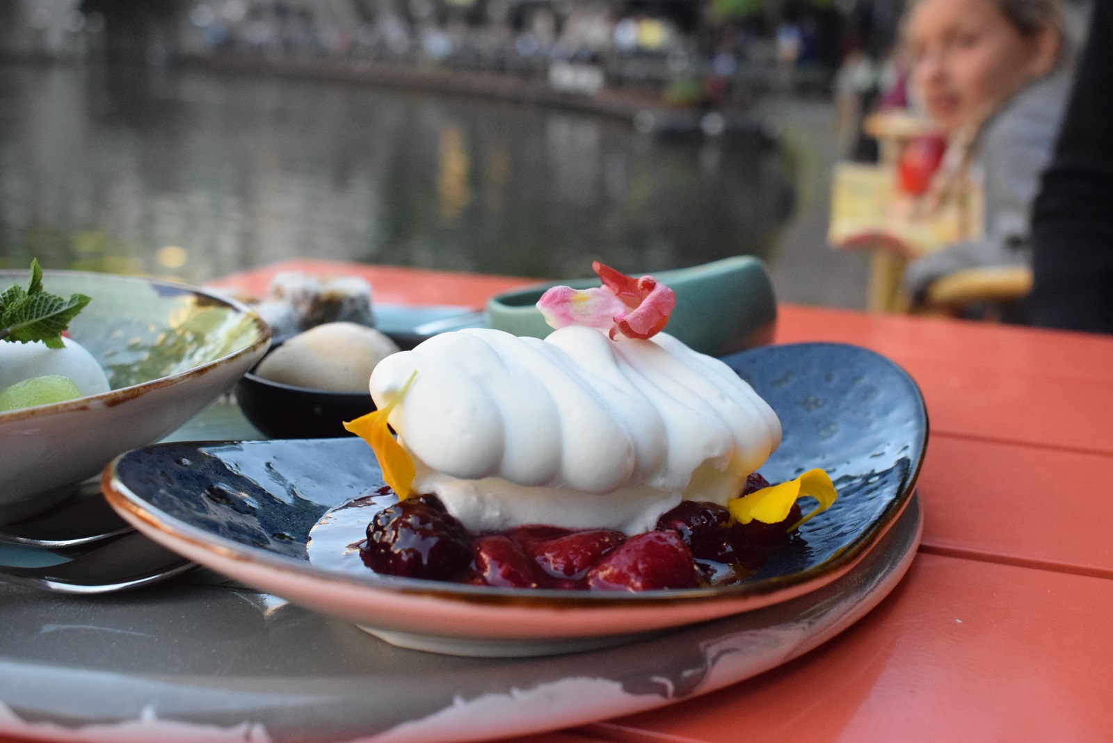 Wij gingen een hapje eten bij de Rum Club dit vonden we ervan