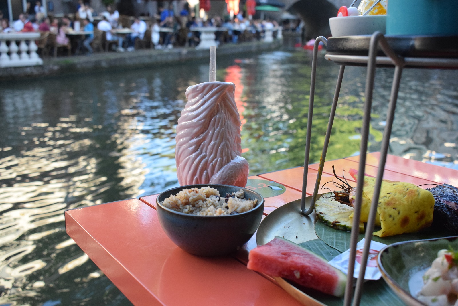Wij gingen een hapje eten bij de Rum Club dit vonden we ervan