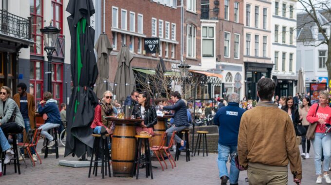 mensen terras lente utrecht