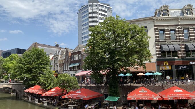 terras mensen lente utrecht