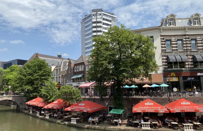 terras mensen lente utrecht