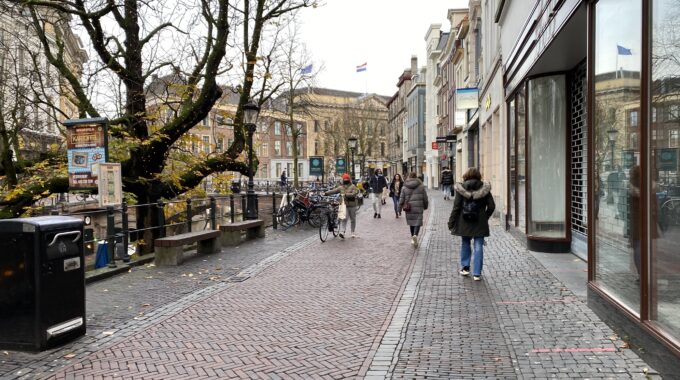 december winter 2021 winkelen mensen