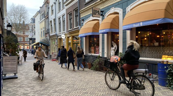 december winter 2021 winkelen mensen