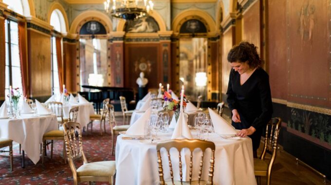 Heirloom organiseert in Utrecht een wijn-spijswandeling in onder andere het Paushuize
