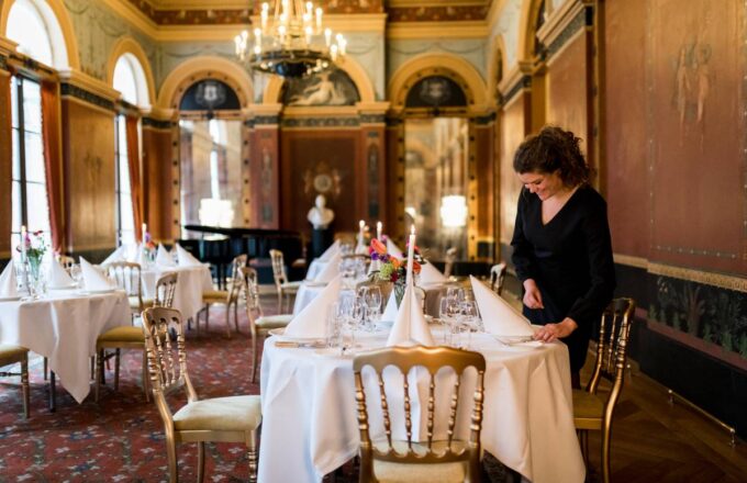 Heirloom organiseert in Utrecht een wijn-spijswandeling in onder andere het Paushuize