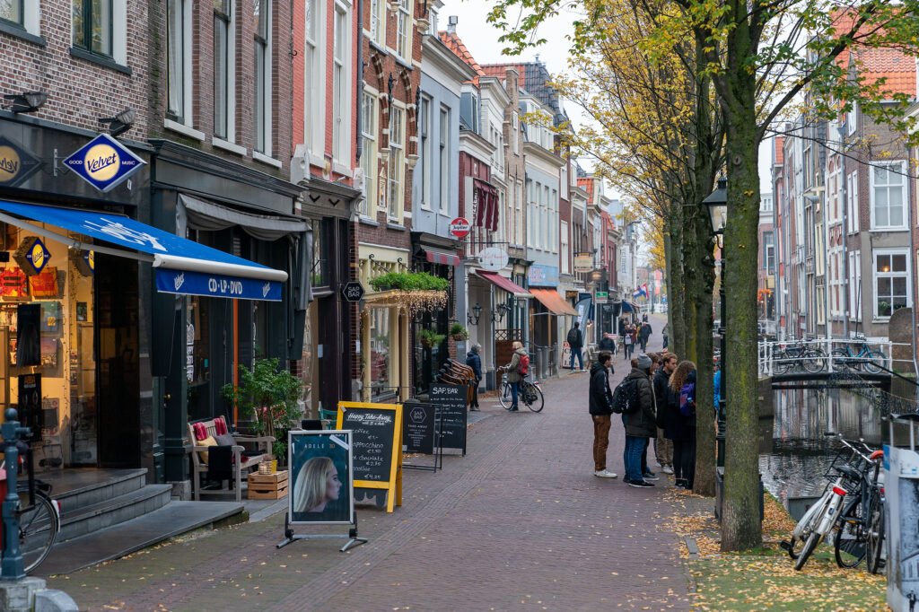 De Delftse binnenstad | Foto via Delft Marketing © Michael Kooren fotografie