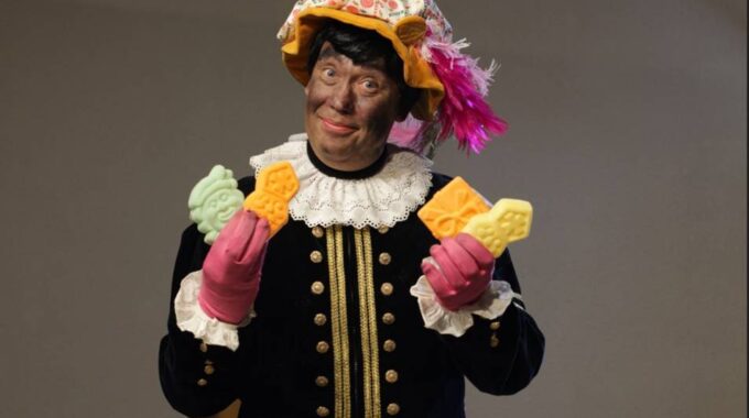 In Winkelcentrum Bisonspoor in Maarsen dicht bij Utrecht, Woerden en Amersfoort is een Snoepfabriek van Sinterklaas