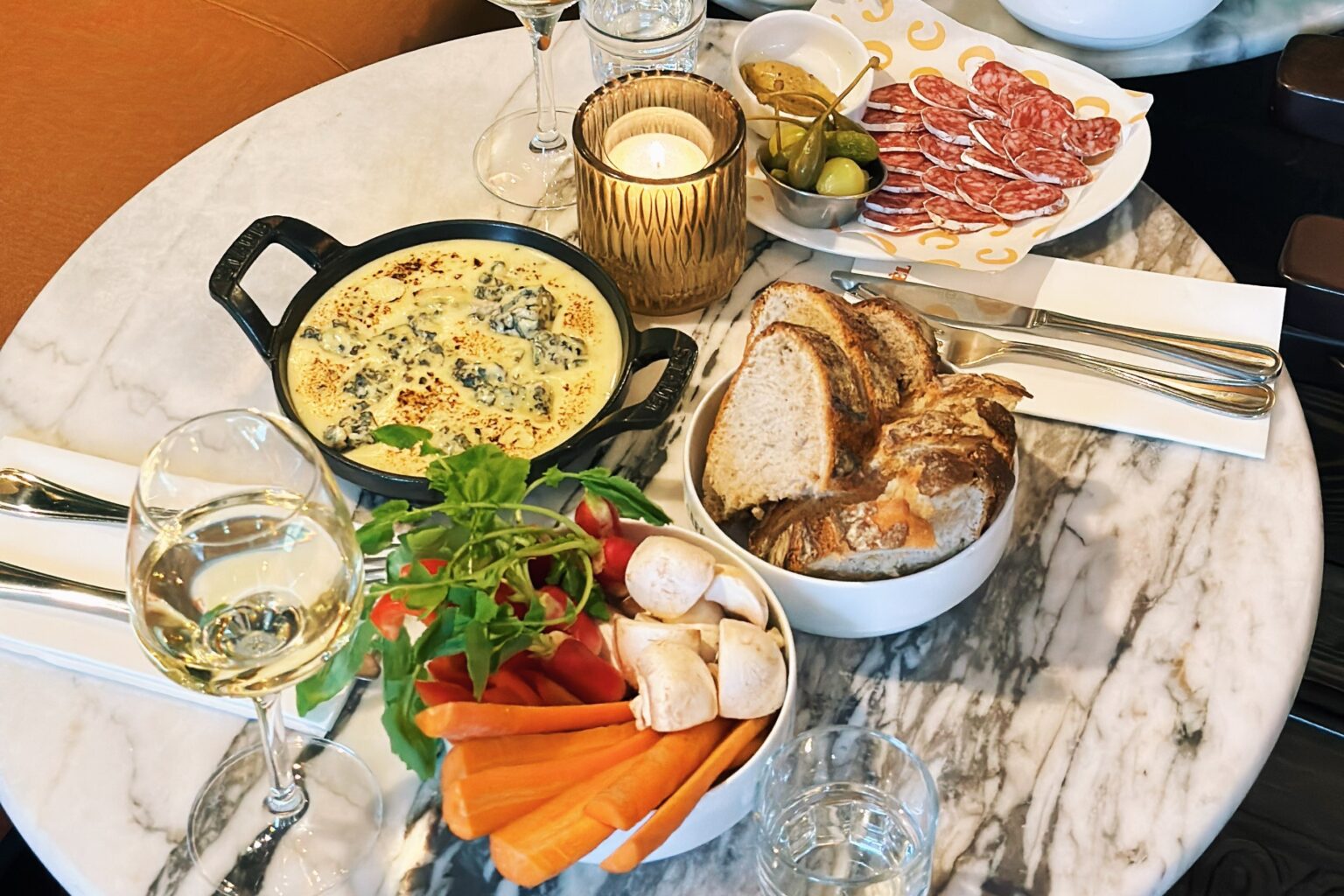 Tip! Hier in Utrecht geniet je van een heerlijke kaasfondue voor maar 9