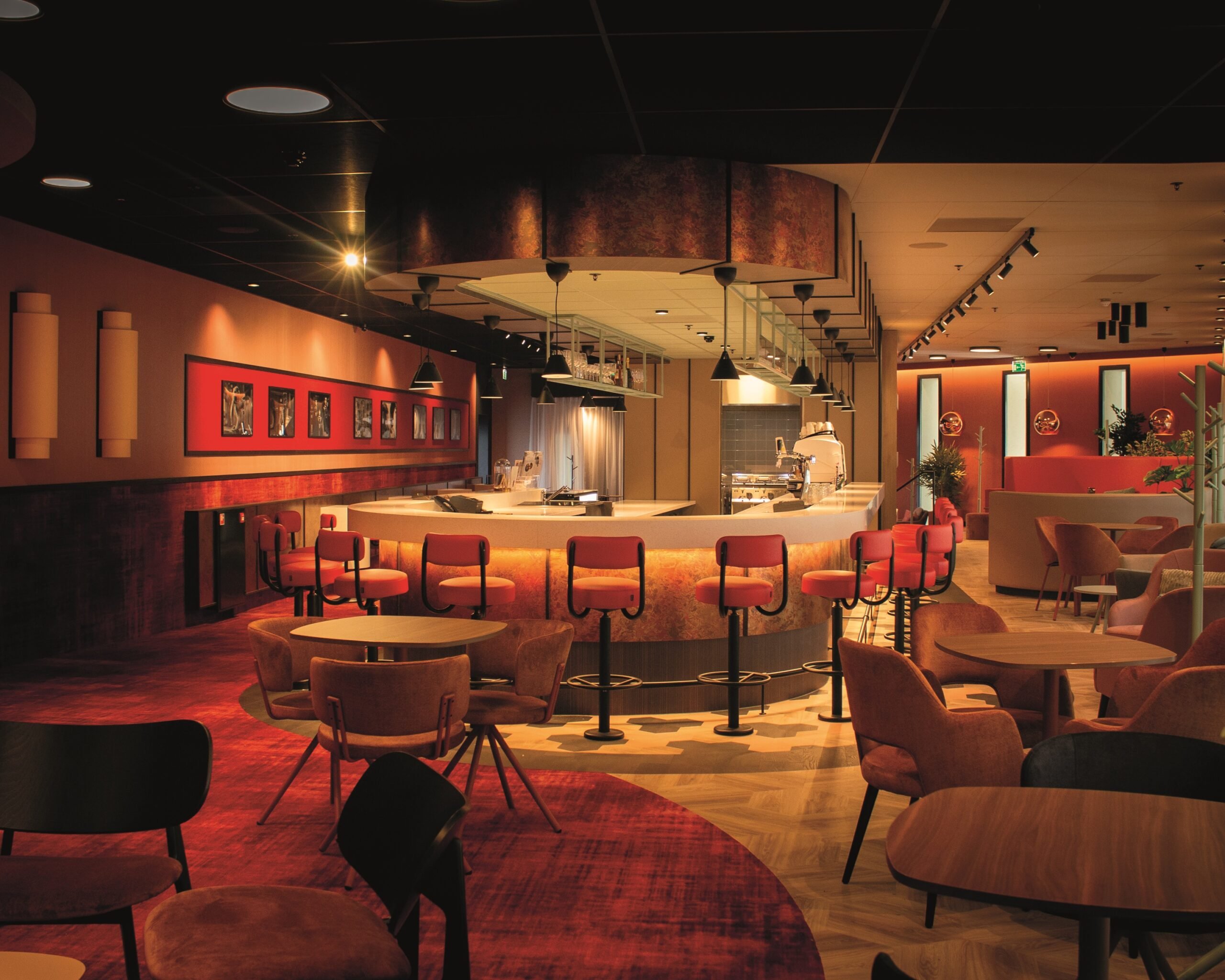 Wat een plek! Deze luxe bios is perfect voor een compleet uitje