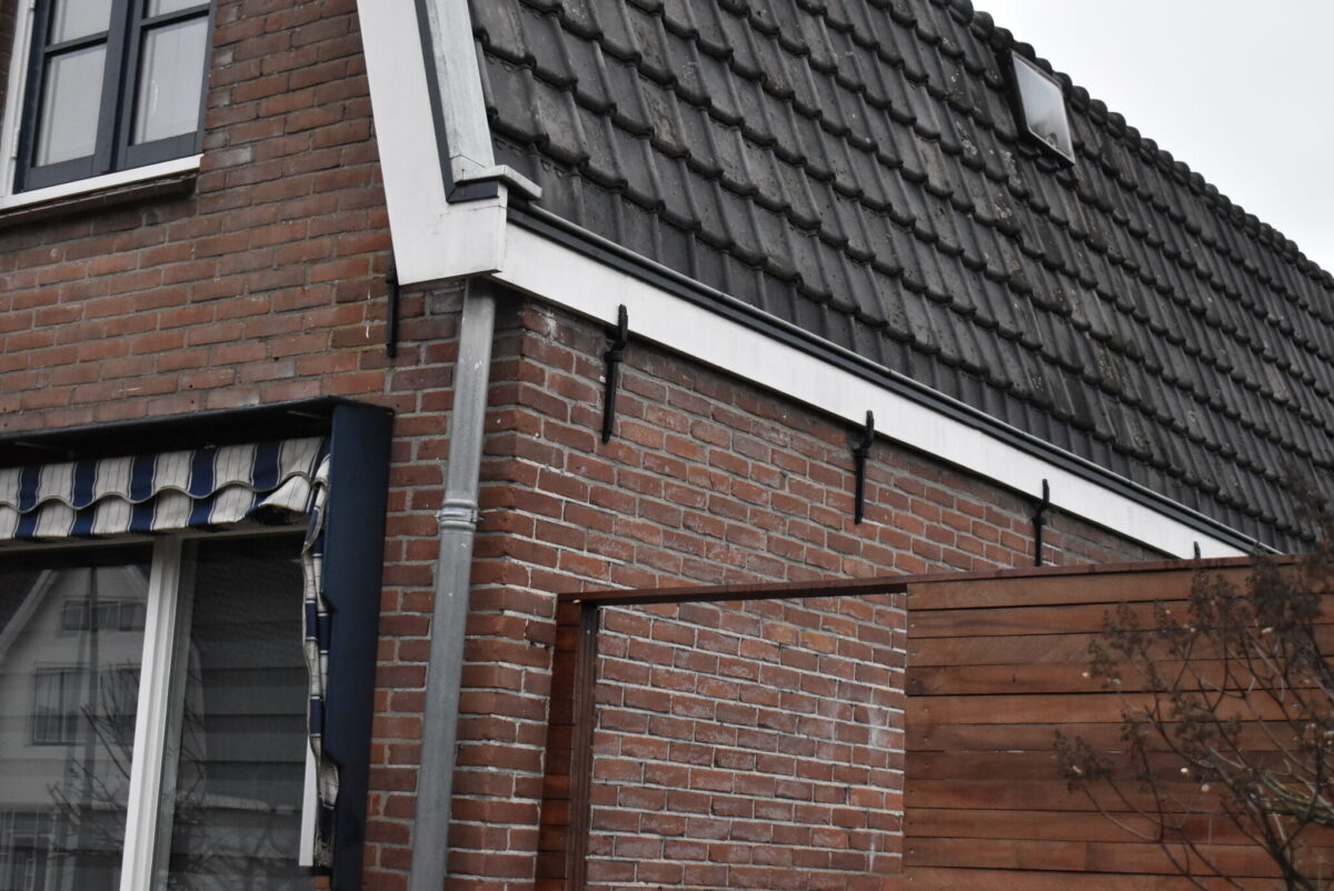 mysterie_zwarte balken_woningen