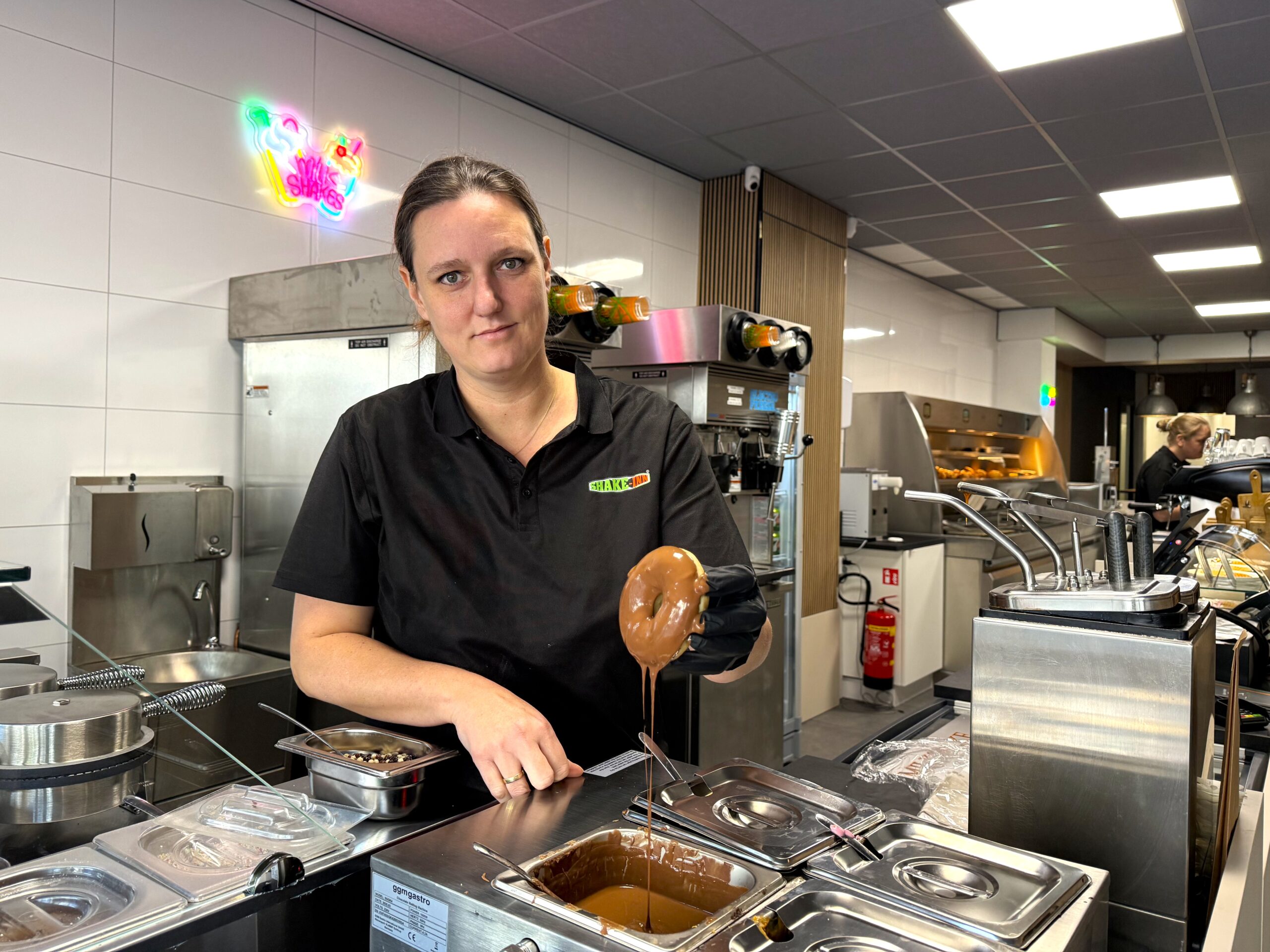 Nina opent een zaak vol zoetigheid: ‘Meer dan 50 smaken milkshakes en slush’