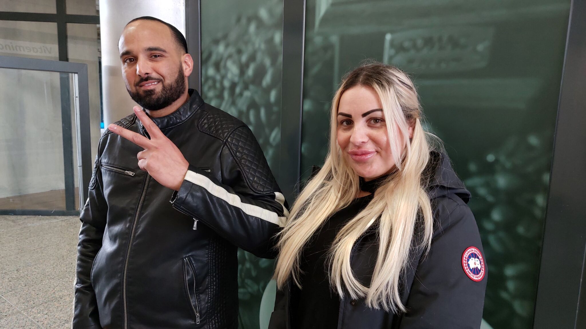 FamousMorena en Matjo maken hilarische TikTok-videos: Iedereen kent swipe  up voor die bitch clap - indebuurt Vlaardingen