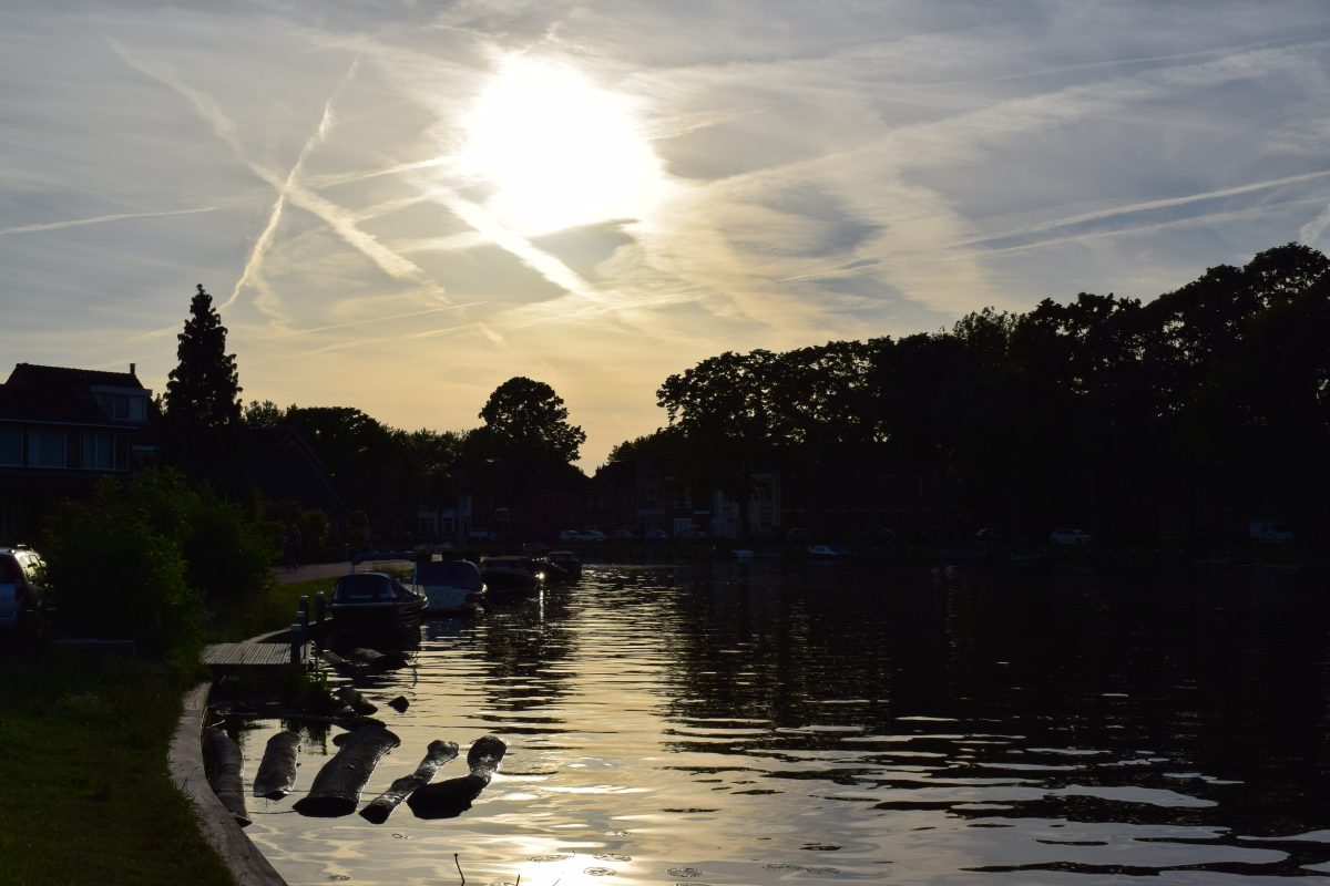 Singel Woerden avond lucht zonsondergang