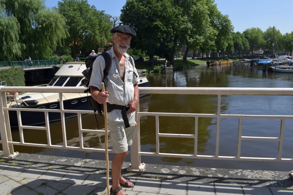 Toerist in Woerden: Clemens wandelt 150 kilometer van Lobith naar Katwijk - indebuurt Woerden - inde