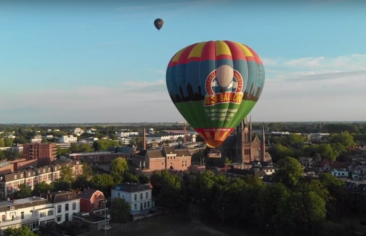 Waanzinnig mooi vlieg even mee met een luchtballon boven Woerden! (video) indebuurt Woerden Waanzinnig mooi vlieg even mee met een luchtballon boven Woerden! (video) indebuurt Woerden
