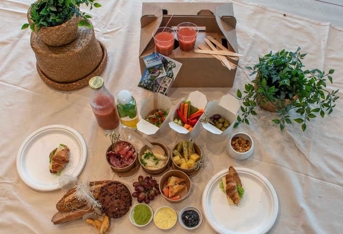 Laat een Moederdag picknickbox bezorgen! - indebuurt Woerden - indebuurt