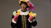 In Winkelcentrum Bisonspoor in Maarsen dicht bij Utrecht, Woerden en Amersfoort is een Snoepfabriek van Sinterklaas