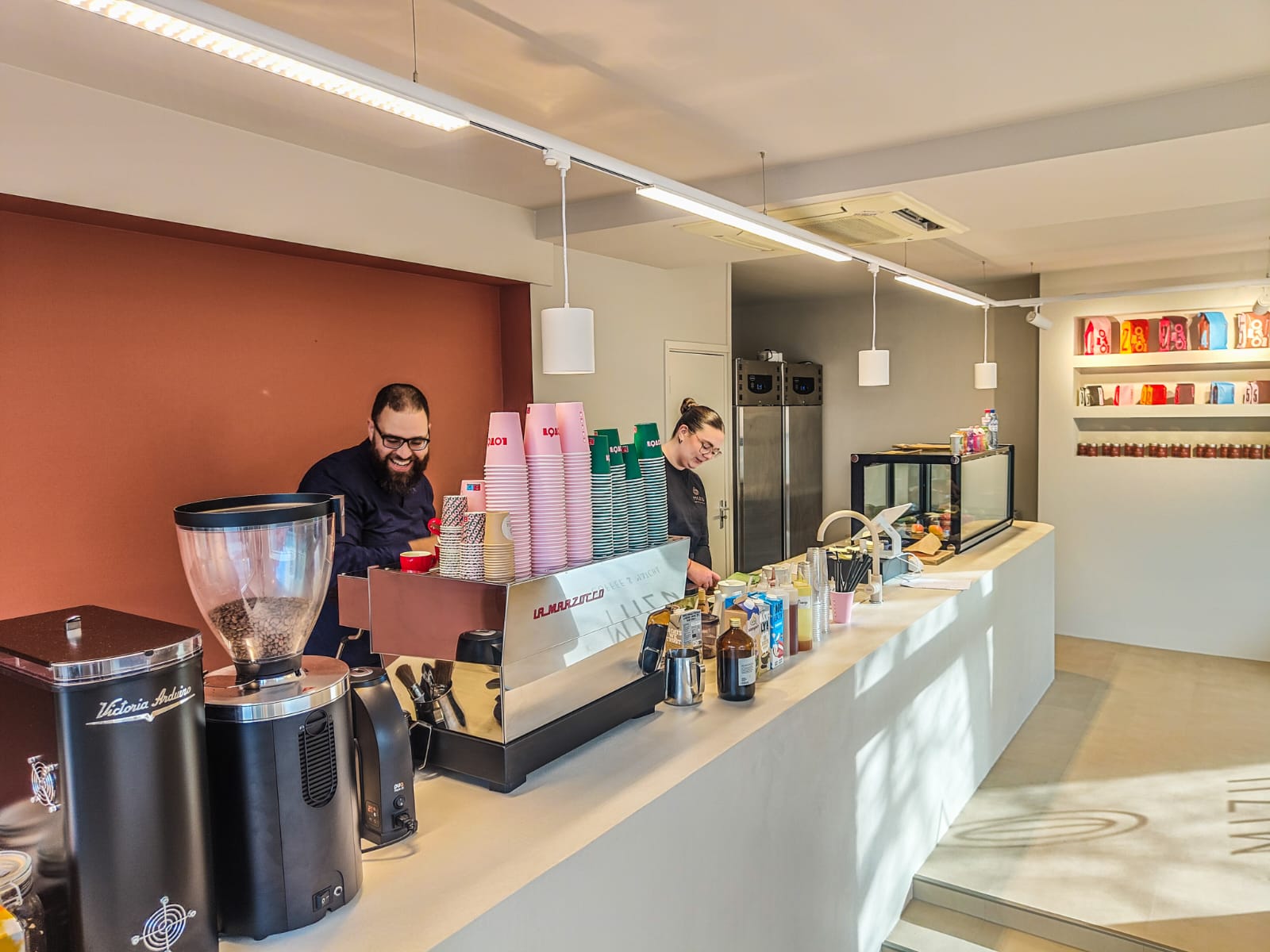 Drie vrienden openen matchaparadijsje in Woerden: ‘Ik ben blij dat we niet meer naar Utrecht hoeven’