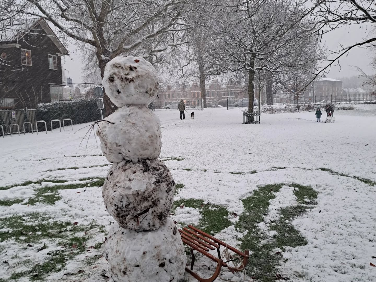 Sneeuwpoppenkunst: we zoeken de leukste sneeuwcreaties van Woerden