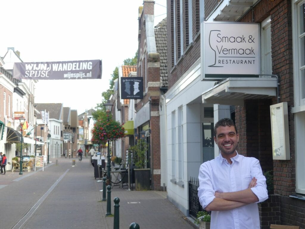 Feest! Sander van Smaak & Vermaak en zijn team vieren hun vierjarig