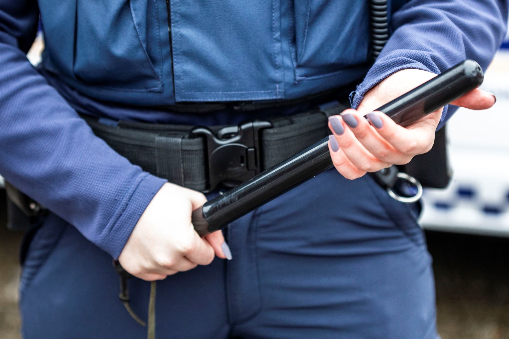 Dit is wat je wilt weten over de korte wapenstok die handhavers nu dragen indebuurt Zoetermeer