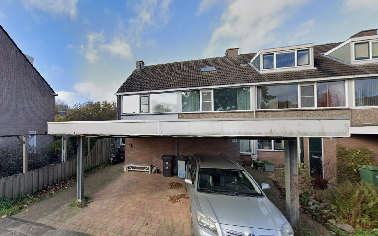 Raden maar! Voor hoeveel staat dit klushuis in Zoetermeer te koop?