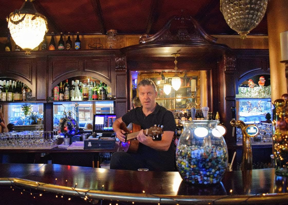 Barman van de week Jaap van Grand Café Zuijdt indebuurt Zwolle