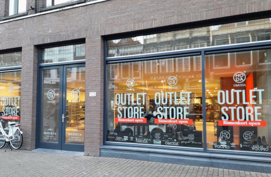 Portemonnee paraat Nieuwe outlet store in de Diezerstraat! indebuurt Zwolle