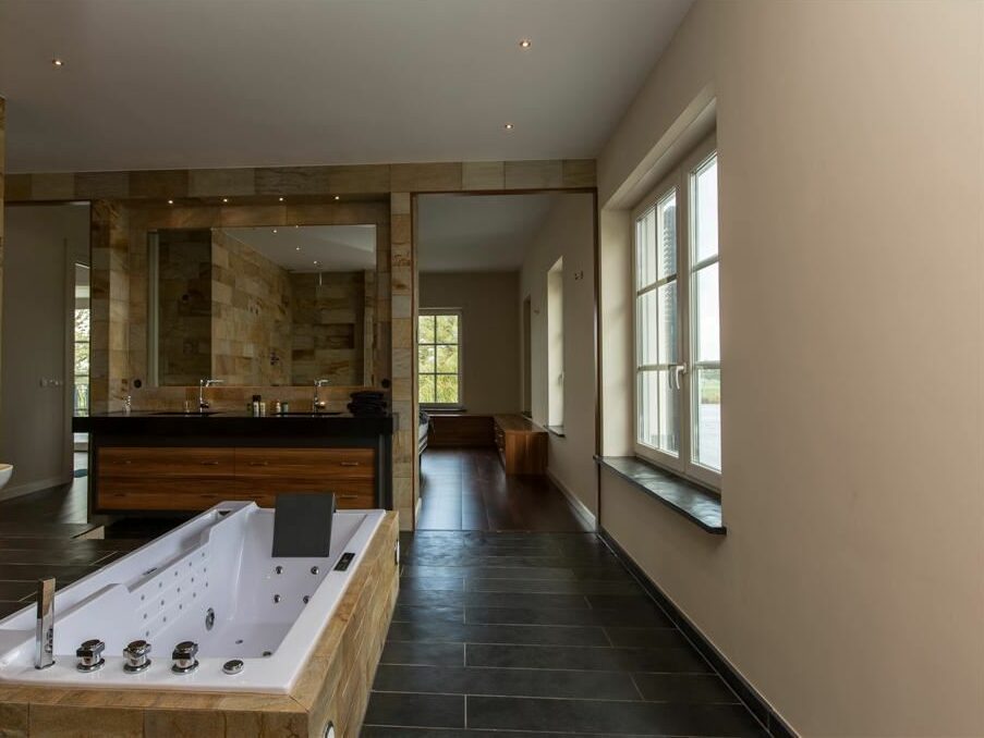 Waterspektakel! 5 x Zwolse huizen die te koop staan met jacuzzi of