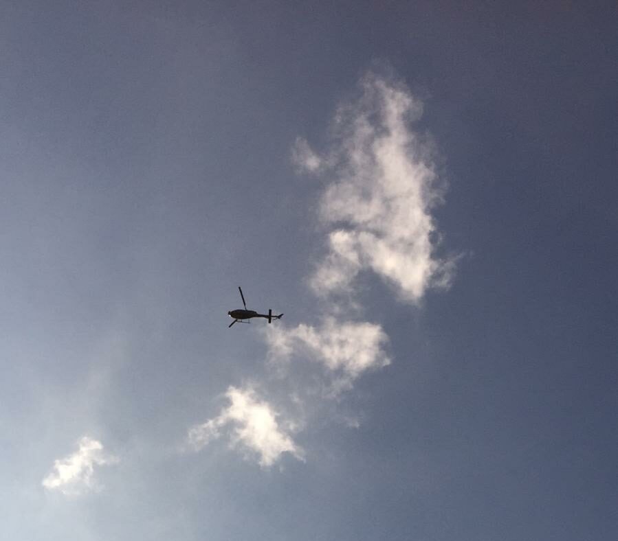Er vliegt een helikopter (met camera) boven Zwolle en dit is waarom indebuurt Zwolle