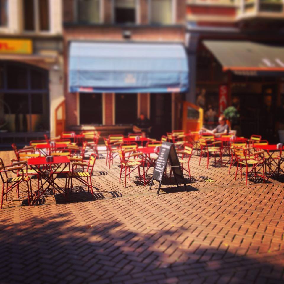 Leuk volgens local Claire 'Deze winkel hangt bomvol leuke vintage kledingstukken!' indebuurt