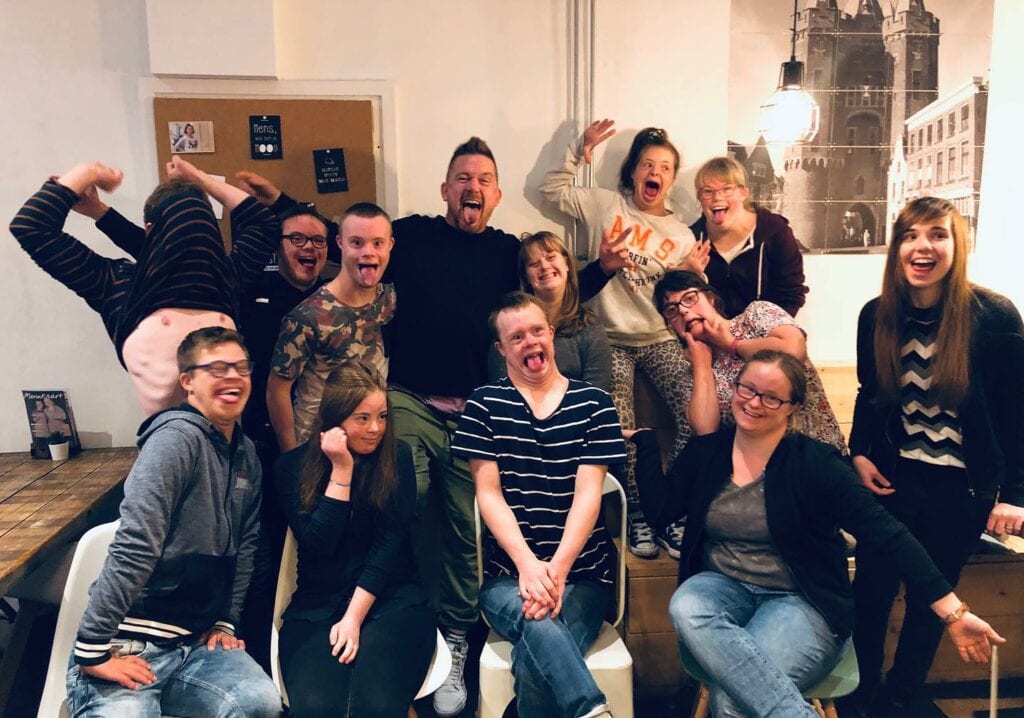 Johnny de Mol was in Zwolle, dit kwam hij doen indebuurt Zwolle